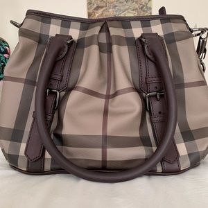 NWT BURBERRY BAG! ORIGINALLY 1,150!! ✨✨👜👜